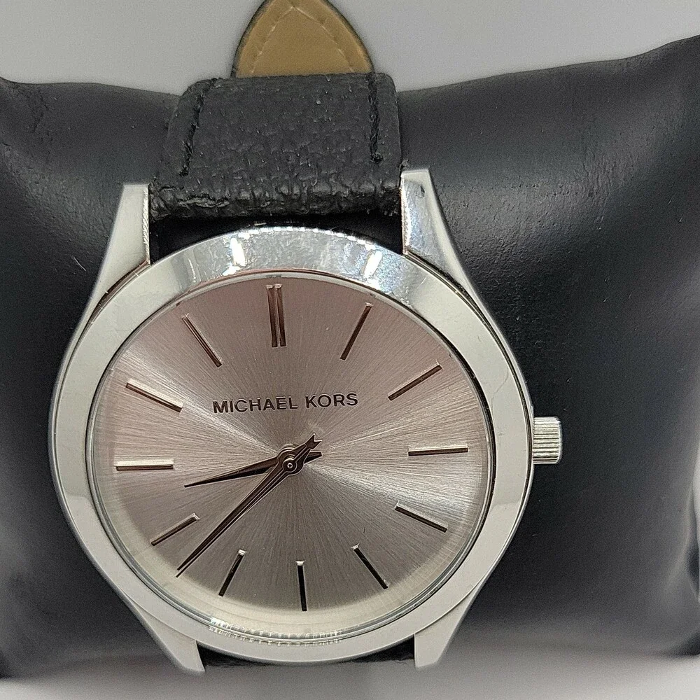 Michael Kors Runway MK3178 Women's Black Leather Analog Dial Quartz Watch AM523